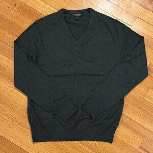 Men's Banana Republic v-neck sweater